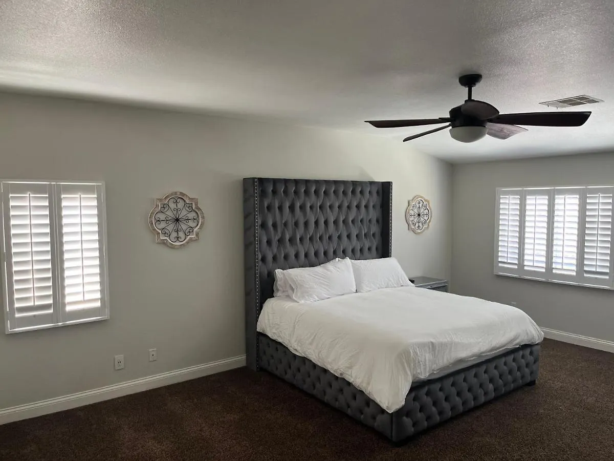 Gorgeous Henderson Home With Pool! Las Vegas Holiday home